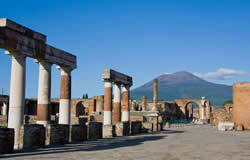 Naples City Break Day Tour to Pompeii and Vesuvius